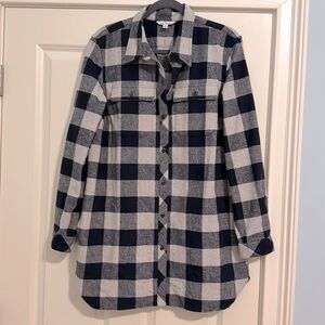 Like new!!! LL Bean flannel with pockets.